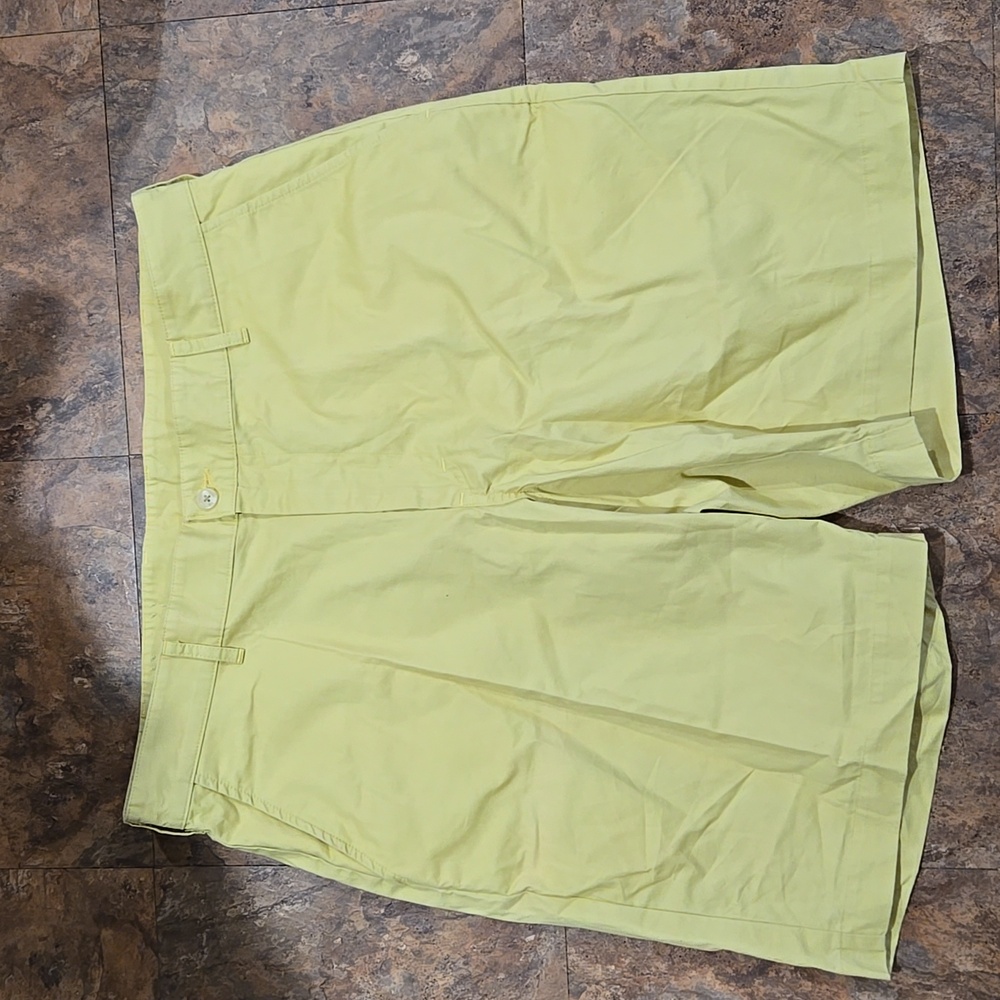 Mens, waist 37, yellow, Bills Khakis, Parker Shorts Standard Fit.
